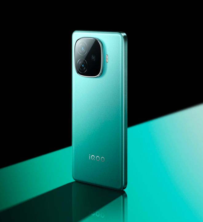 120W + 7000mAh组合iQOO长续航快充机型曝光(图3)