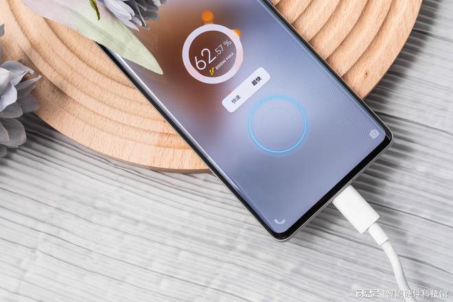200W快充究竟有多快？iQOO 10 Pro实力诠释充电新体验(图3)