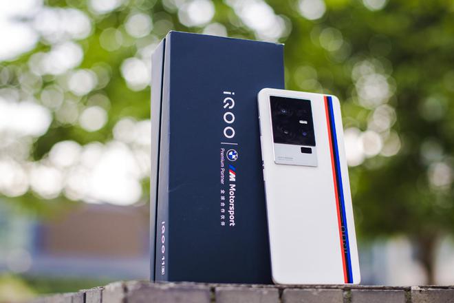 200W快充方向错了？vivo定制6000毫安大电池根治续航焦虑！(图4)