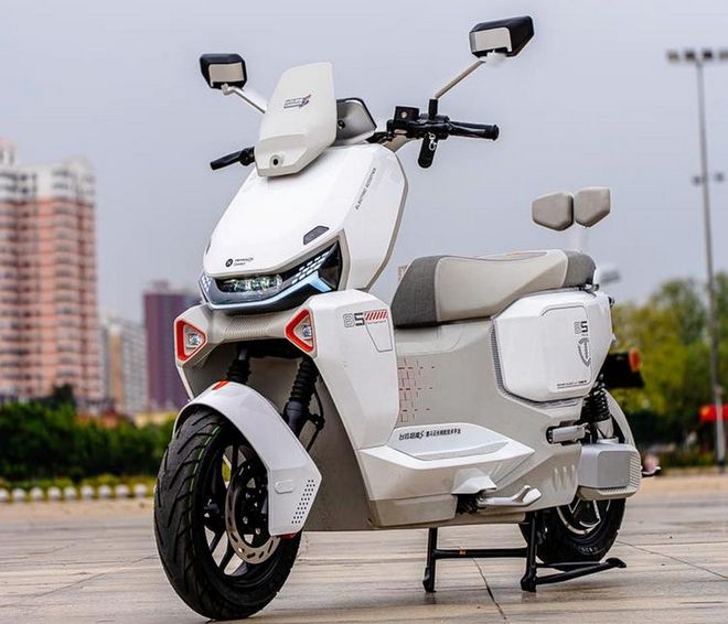 终于知道：为什么雅迪、台铃青睐石墨烯电池九号却钟爱锂电池？(图3)