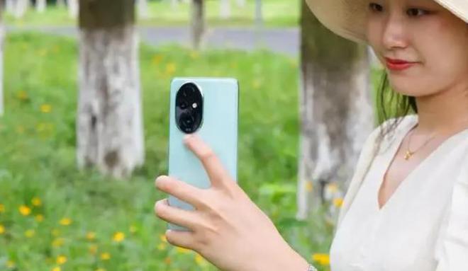 千元影像旗舰——荣耀200(512GB版)跌至1588元!(图1)